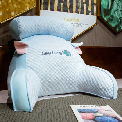 notre coussin vous garantit un soutien parfait : Sa forme enveloppante soulage les tensions et vous aide à garder une posture agréable pendant de longues heures.

